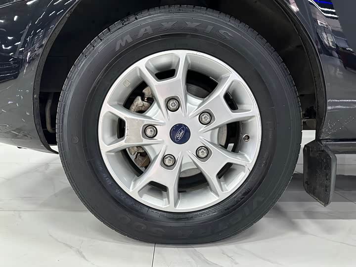 Ford Tourneo — фото 18