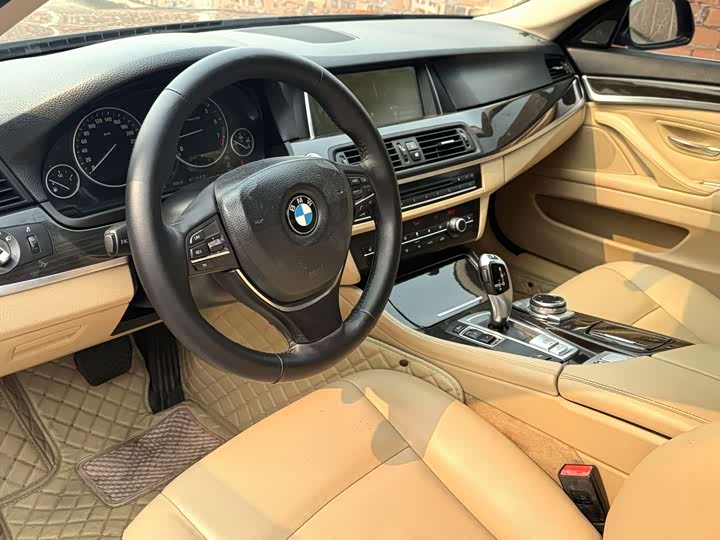 BMW 5-Series 2014 525 Li — фото 13
