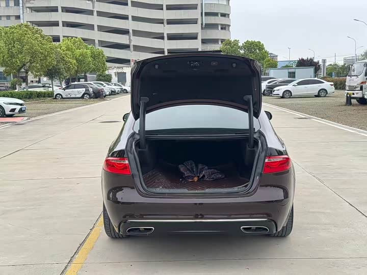 Jaguar XFL 2017 XFL 2.0 T 240 PS — фото 12
