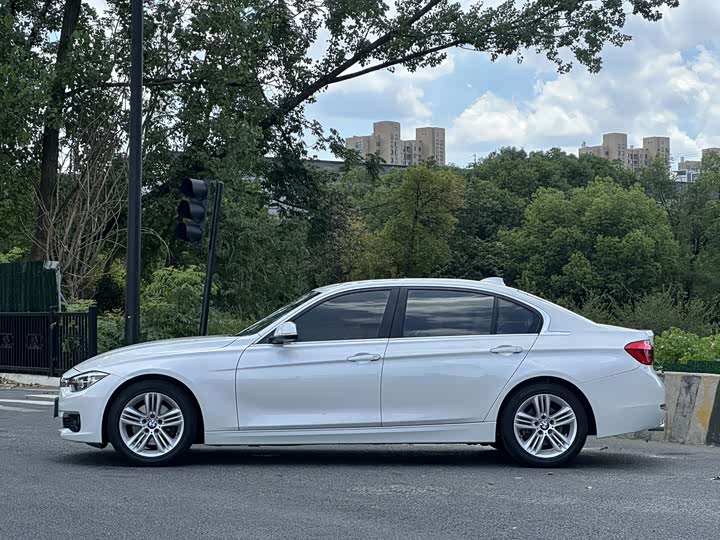 BMW 3 Series 320Li стиль — фото 4