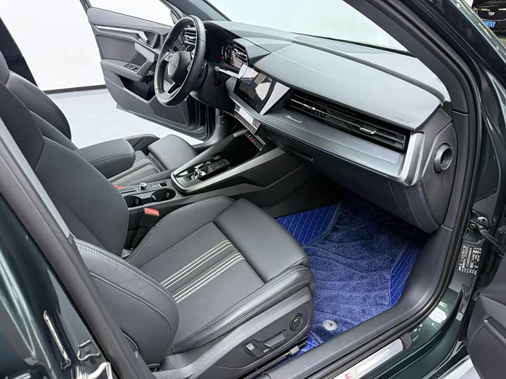 Audi A3 2024 Sportback 35 TFSI Sport — фото 6