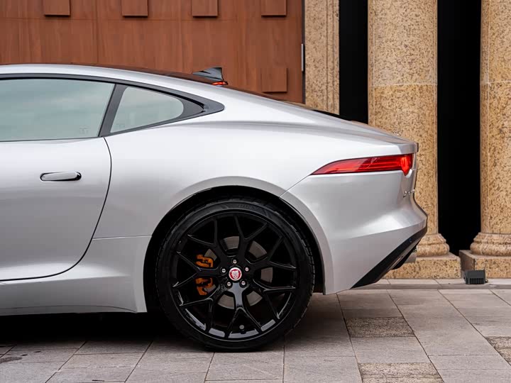 Jaguar F-TYPE 2016 3.0 SC — фото 16