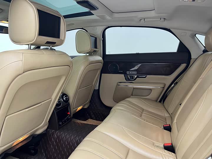 Jaguar XJ 2015 XJL 3.0 SC 2 WD — фото 21