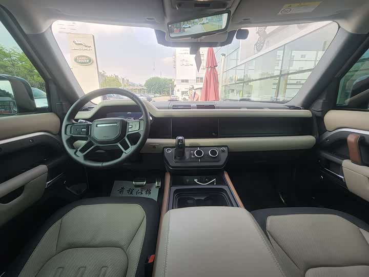 Land Rover Defender — фото 12
