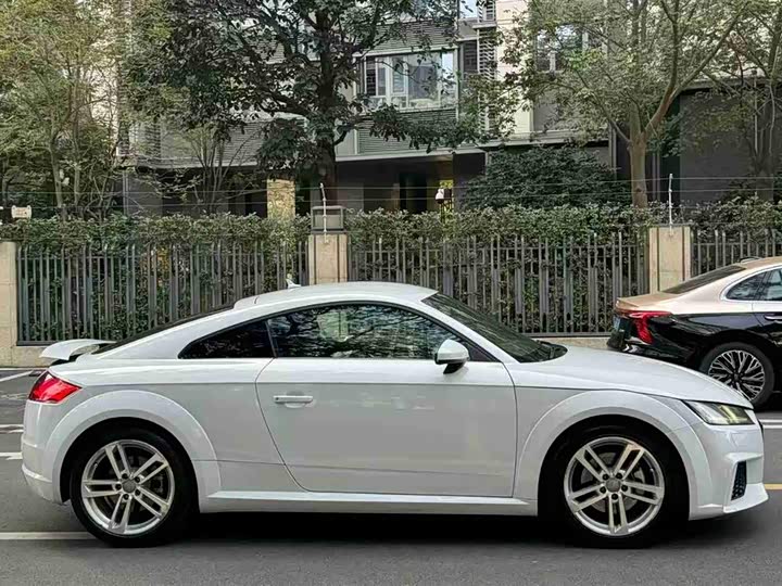 Audi TT 2015 TT Coupe 45 TFSI — фото 4