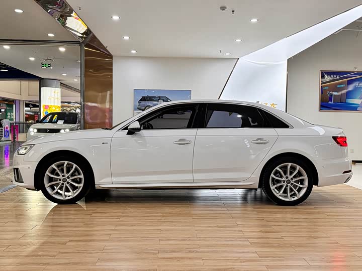 Audi A4L 2019 40 TFSI VI — фото 4