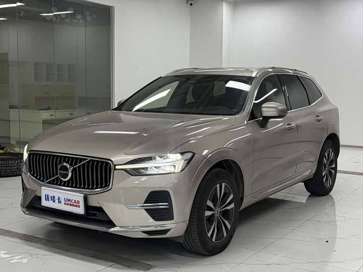 Volvo XC60 2023 B 5 4 WD — фото 1