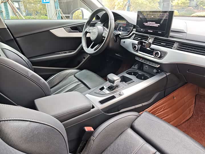 Audi A4L 40 TFSI люкс-динамик — фото 13