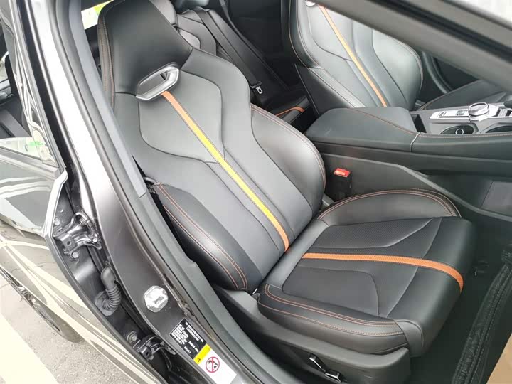 Changan UNI-V 2024 1.5 T Premium — фото 25
