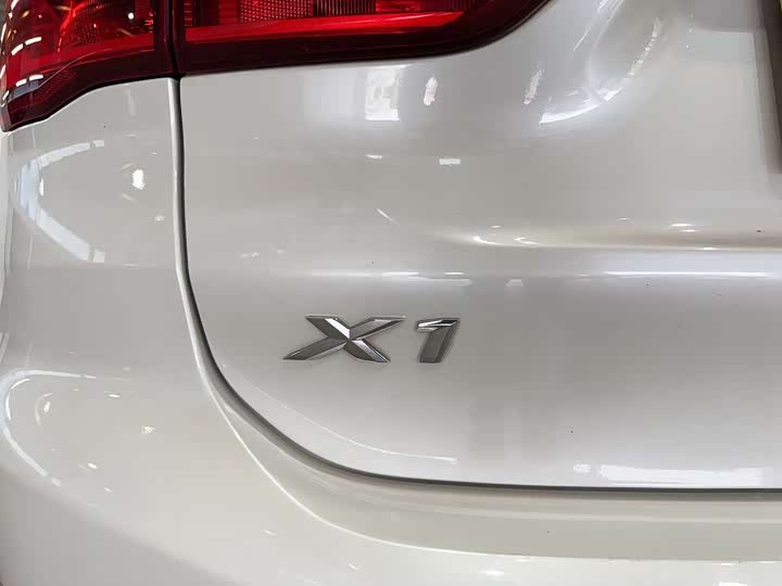 BMW X1 2019 s Drive 18 Li — фото 30