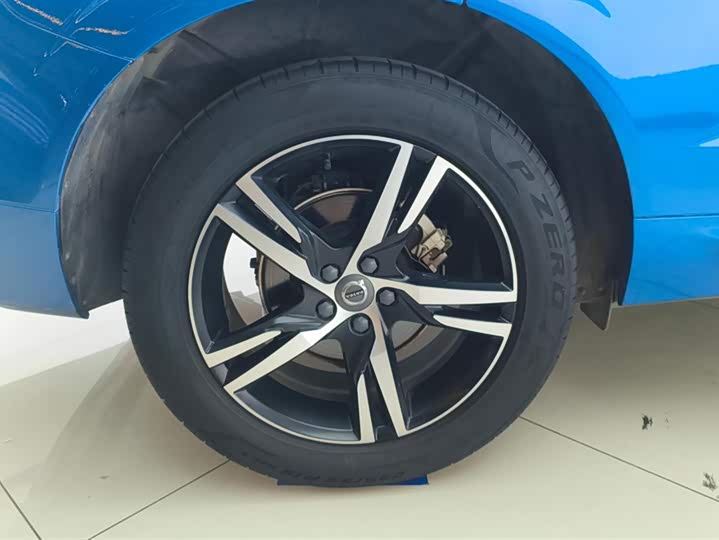 Volvo XC60 2021 T 5 4 WD — фото 6