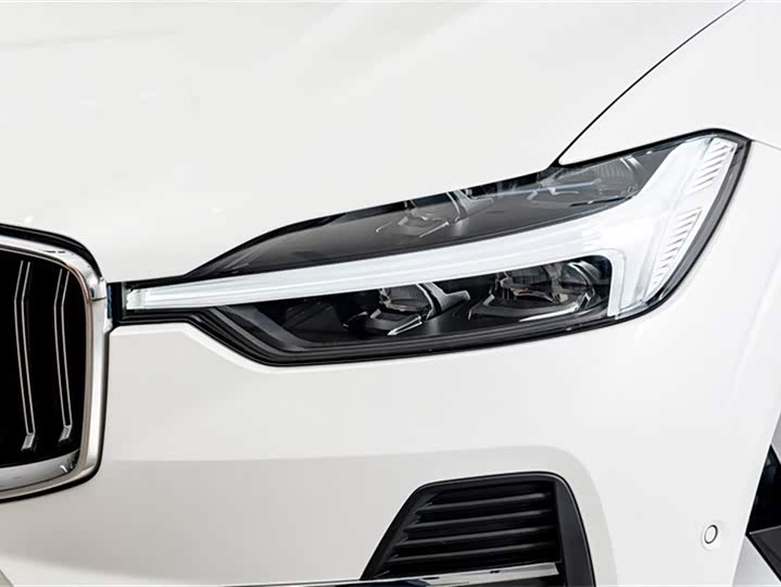 Volvo XC60 Hybrid 2025 Hybrid 4 WD — фото 4