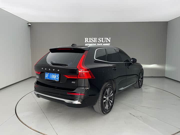 Volvo XC60 2023 B 5 4 WD — фото 7