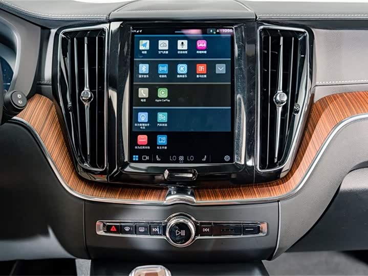 Volvo XC60 Hybrid 2025 Hybrid 4 WD — фото 15