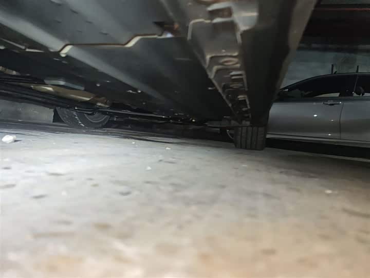 Changan UNI-V 2022 1.5 T Premium — фото 17