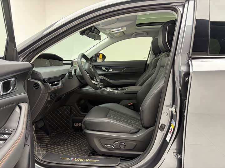 Changan UNI-K 2021 2.0 T Premium — фото 4