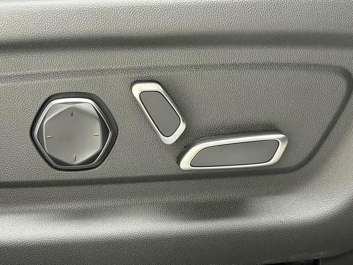 Changan UNI-K 2021 2.0 T Premium — фото 19