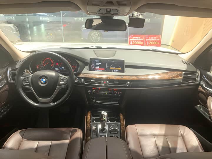 BMW X5 2015 x Drive 28i — фото 8