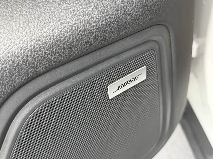 Porsche Macan 2022 Macan 2.0 T — фото 12