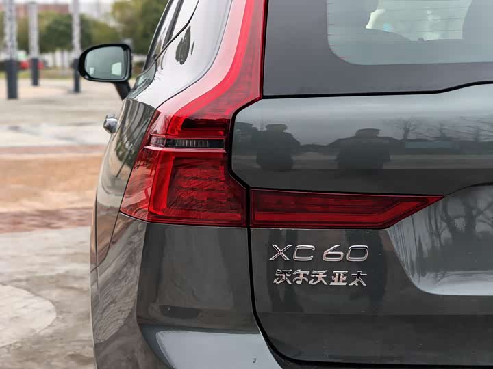 Volvo XC60 2026 B 5 4 WD — фото 9