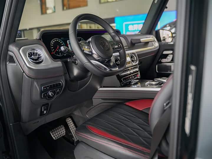 Mercedes-Benz G-Class 2024 G 500 — фото 9