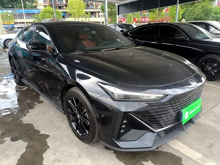 Changan UNI-V 2022 1.5 T — фото 4