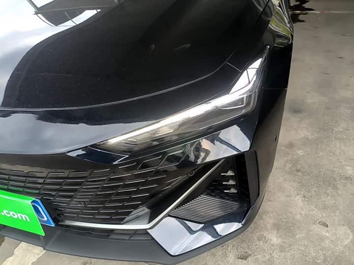 Changan UNI-V 2022 1.5 T — фото 24