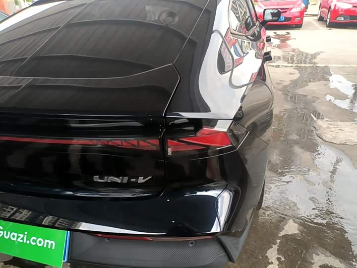 Changan UNI-V 2022 1.5 T — фото 8