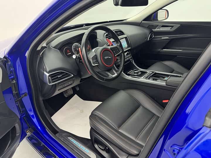Jaguar XEL 2019 2.0 T 200 PS — фото 11