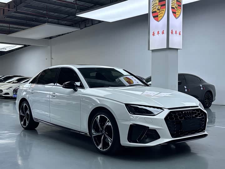 Audi A4L 40 TFSI люкс-динамик — фото 3
