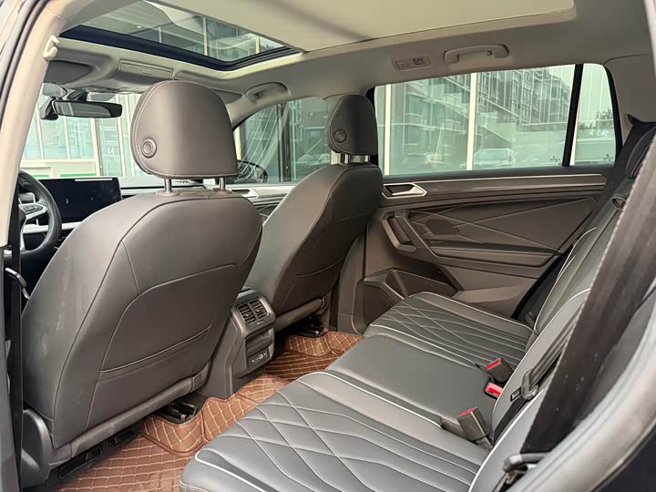 Volkswagen Tiguan L — фото 5