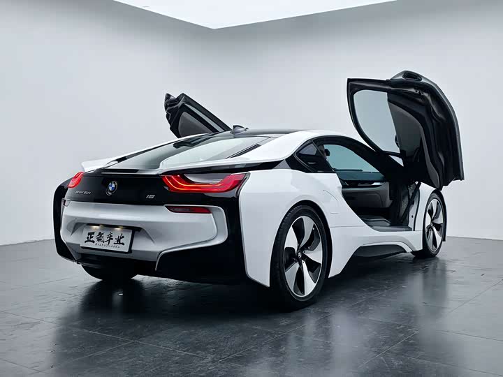 BMW i8 2014 Standard — фото 51