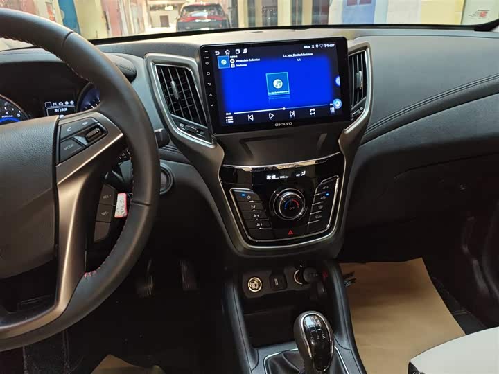 Changan CS35 2017 1.6 L MTLuxury — фото 13