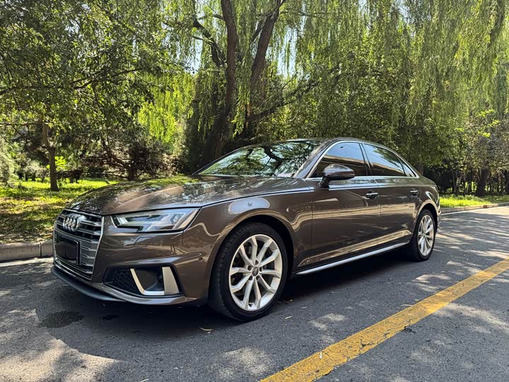 Audi A4L 40 TFSI стиль V — фото 3