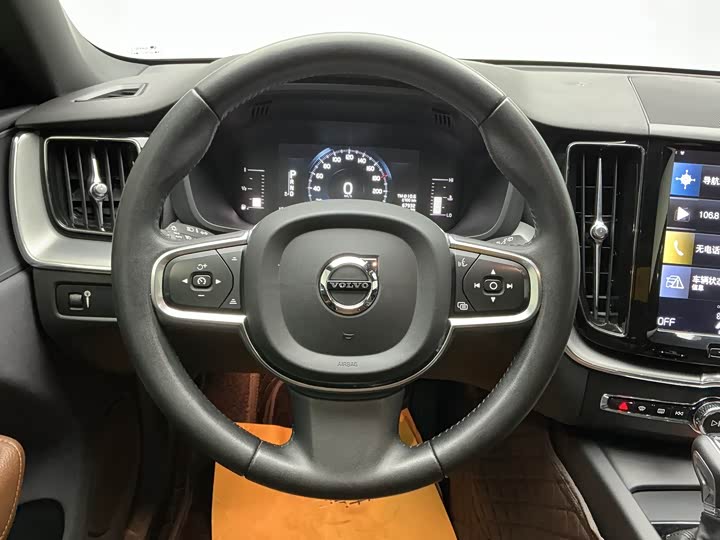 Volvo XC60 2021 T 5 4 WD — фото 16