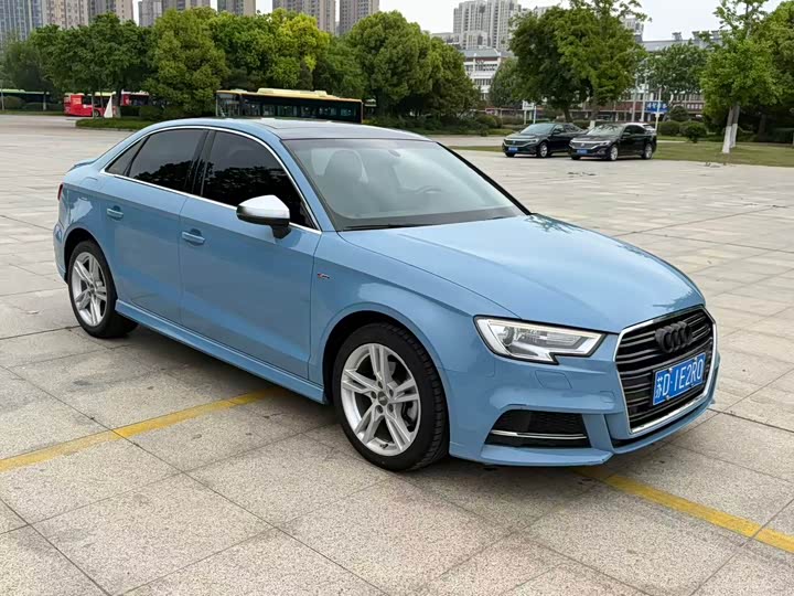 Audi A3 2018 30 Limousine 35 TFSI — фото 2