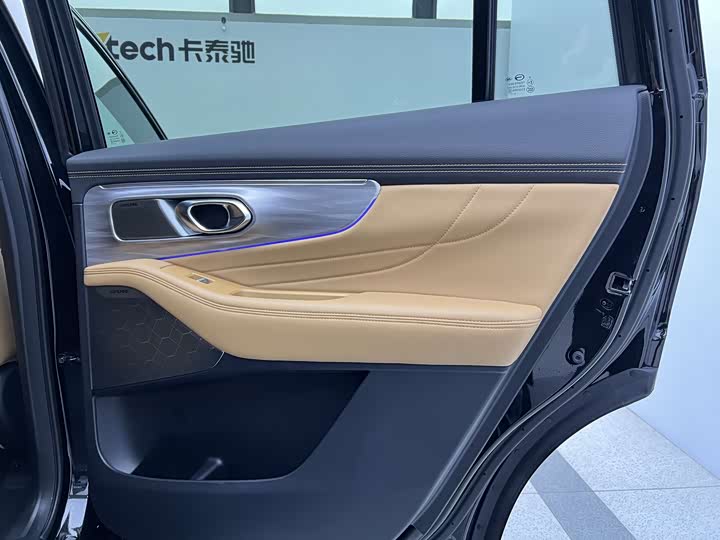 Trumpchi GS8 2024 2.0 TGDI 4 WD 7 — фото 18