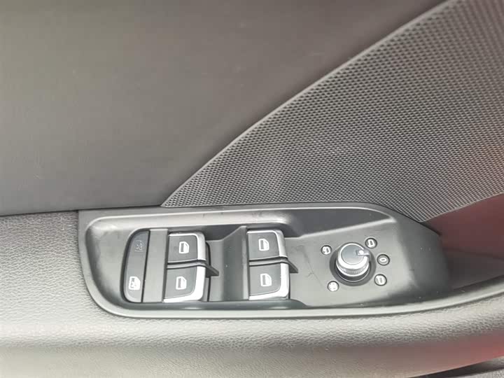 Audi A3 2015 Limousine 45 TFSI S line Luxury — фото 9