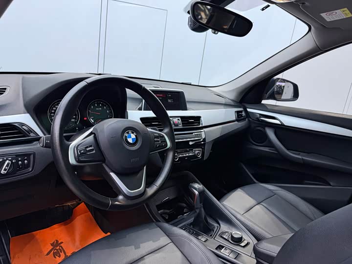 BMW X1 2019 s Drive 18 Li — фото 8