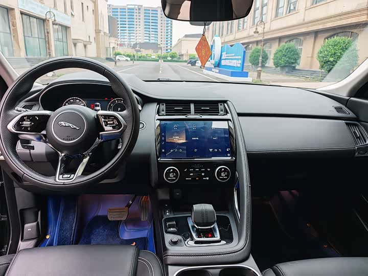 Jaguar E-PACE 2024 R-DYNAMIC SE BLACK — фото 10
