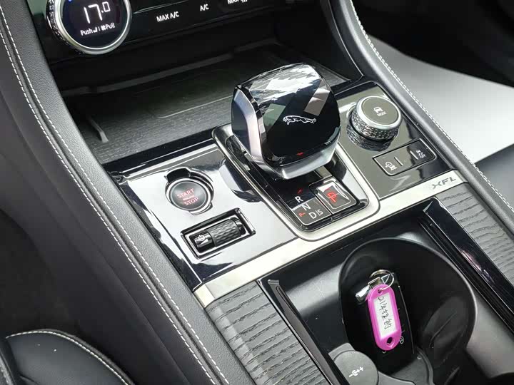 Jaguar XFL 2021 XFL 2.0 T P 250 4 WD — фото 15