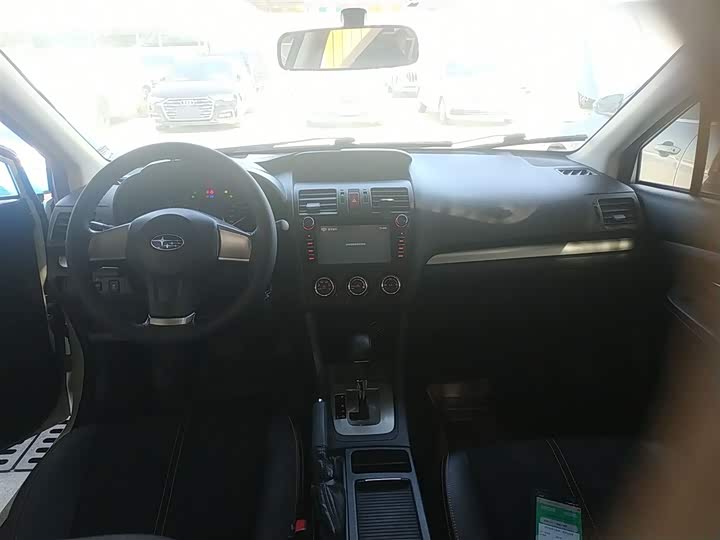 Subaru XV 2014 2.0i — фото 10