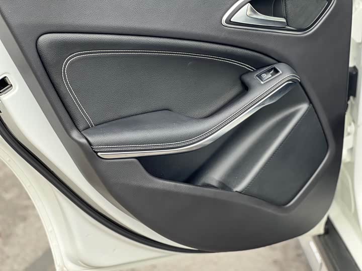 Mercedes-Benz GLA 2019 GLA 200 — фото 16