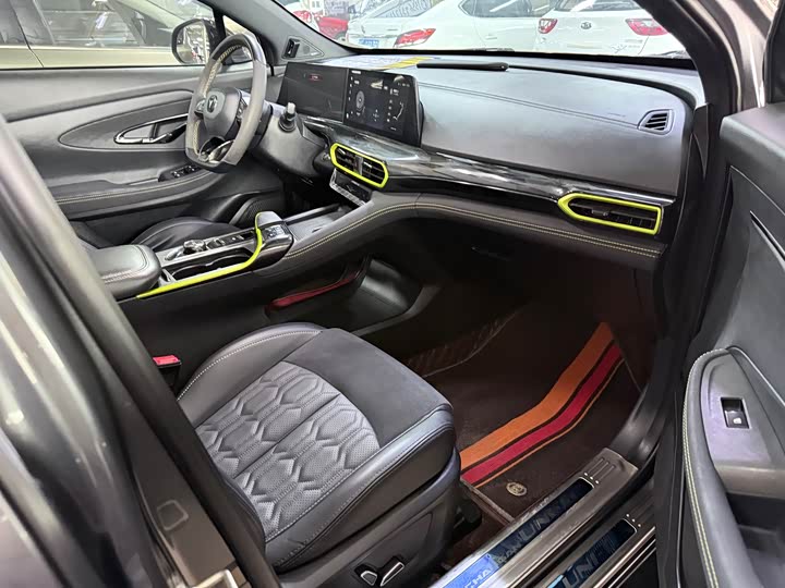 Changan UNI-T 2022 1.5 T Flagship — фото 20