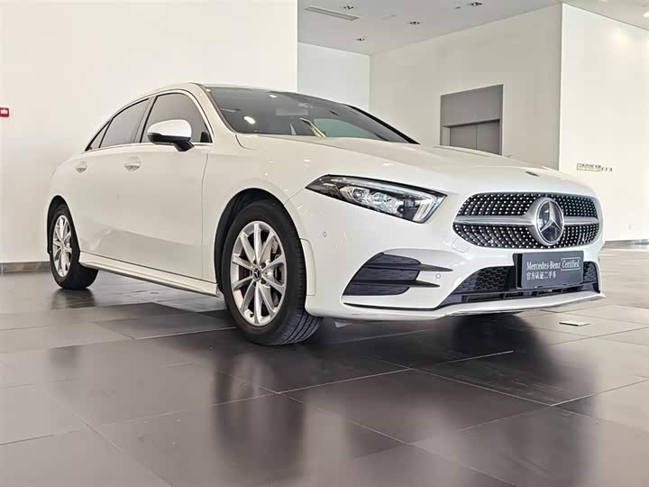 Mercedes-Benz A-Class 2022 A 200 L — фото 5