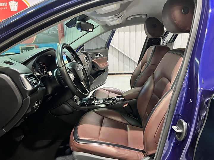 Infiniti QX30 2017 1.6 T 2 WD — фото 4