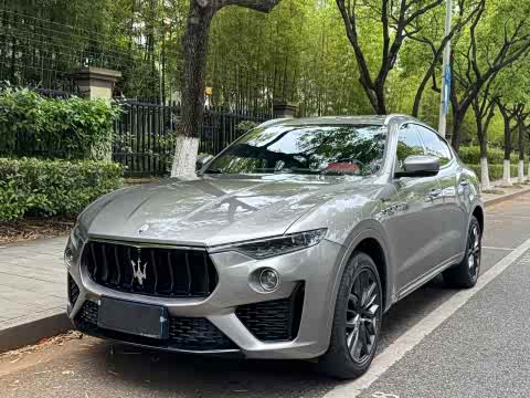 Maserati Levante 2022 3.0 T Modena — фото 19