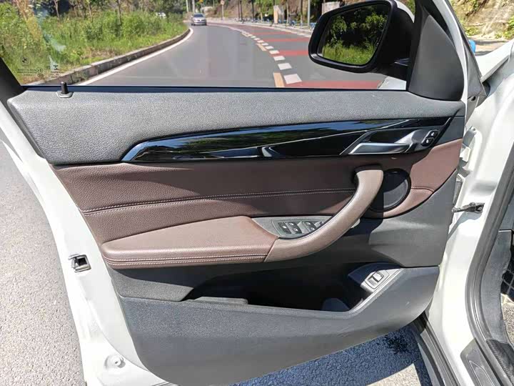 BMW X1 2020 s Drive 20 Li — фото 4