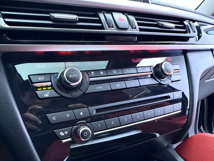 BMW X6 2017 x Drive 35i Leading — фото 23