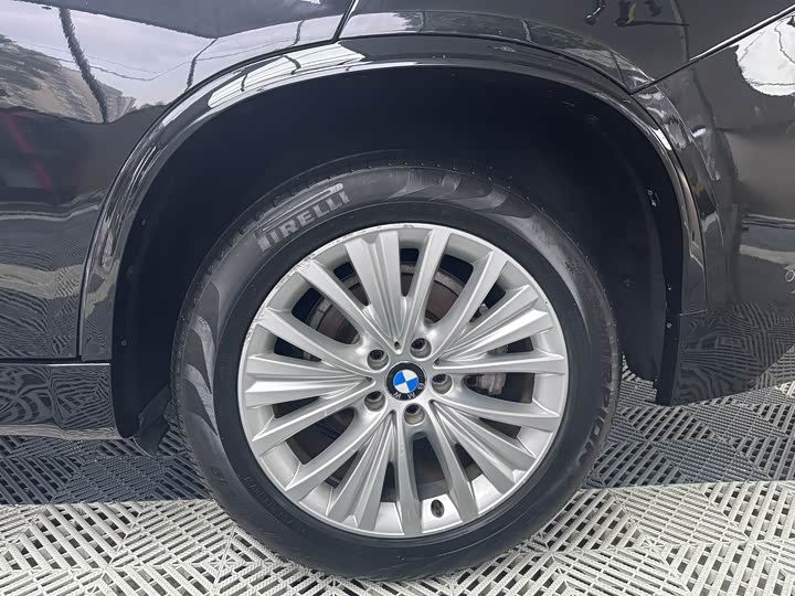 BMW X5 xDrive28i — фото 17
